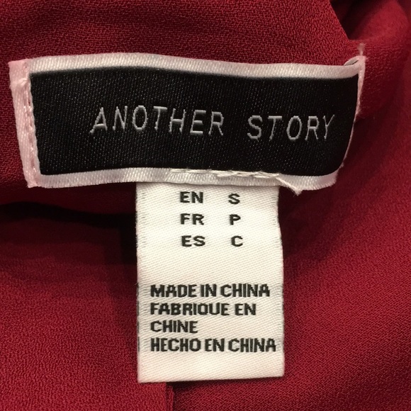 Gorgeous burgundy flowy top - Picture 6 of 8